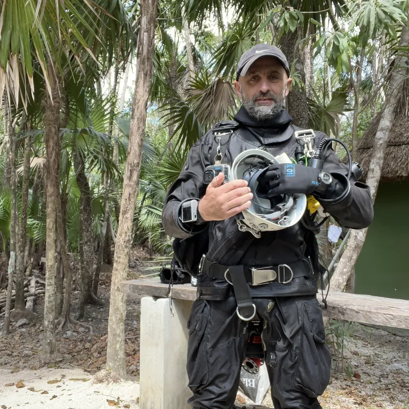 Professional cave diving instructor from Wolff Diving with over 25 years of experience, specializing in technical diving in Tulum